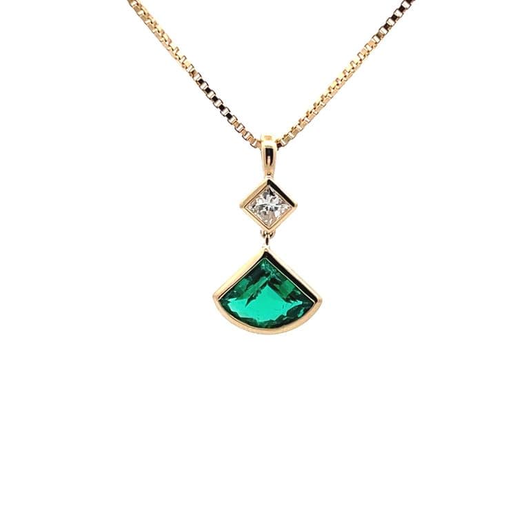 Collar dije esmeralda 0,79 cts y diamante 0.20 cts