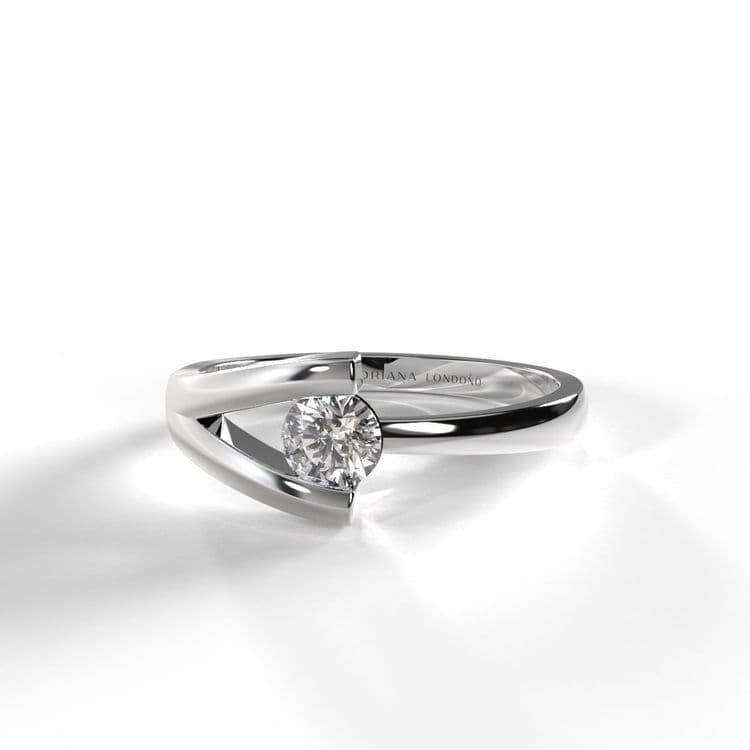 Anillo viena solitario tres uñas circon 4 mm