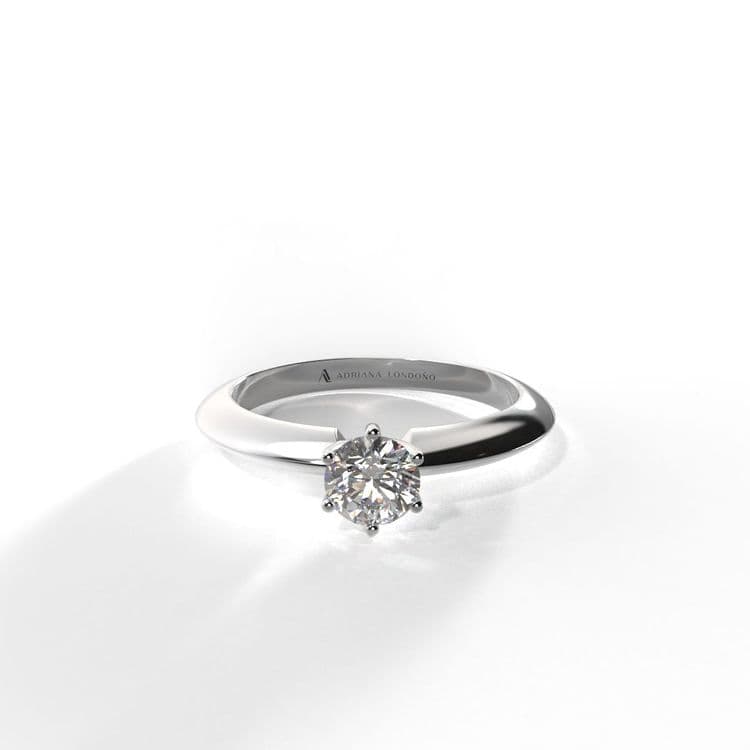 Anillo budapest almendrado solitario circon 4,5mm