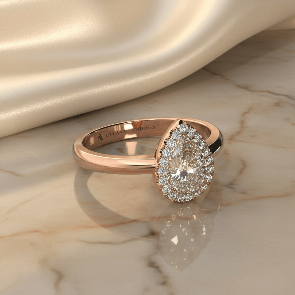 Joya diamante forma pera lágrima